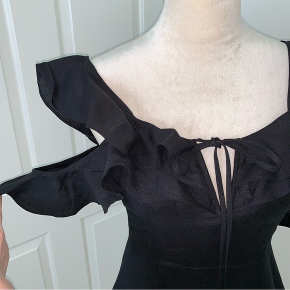 Astr the label Emi off the shoulder mini dress size small - Picture 7 of 8